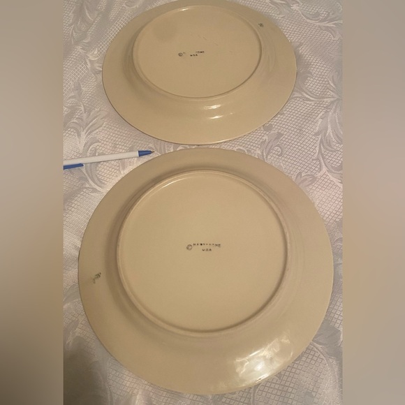 Hartstone 11” Dinner Plates. Provincial Posy pattern. Set of 2 - Picture 2 of 5